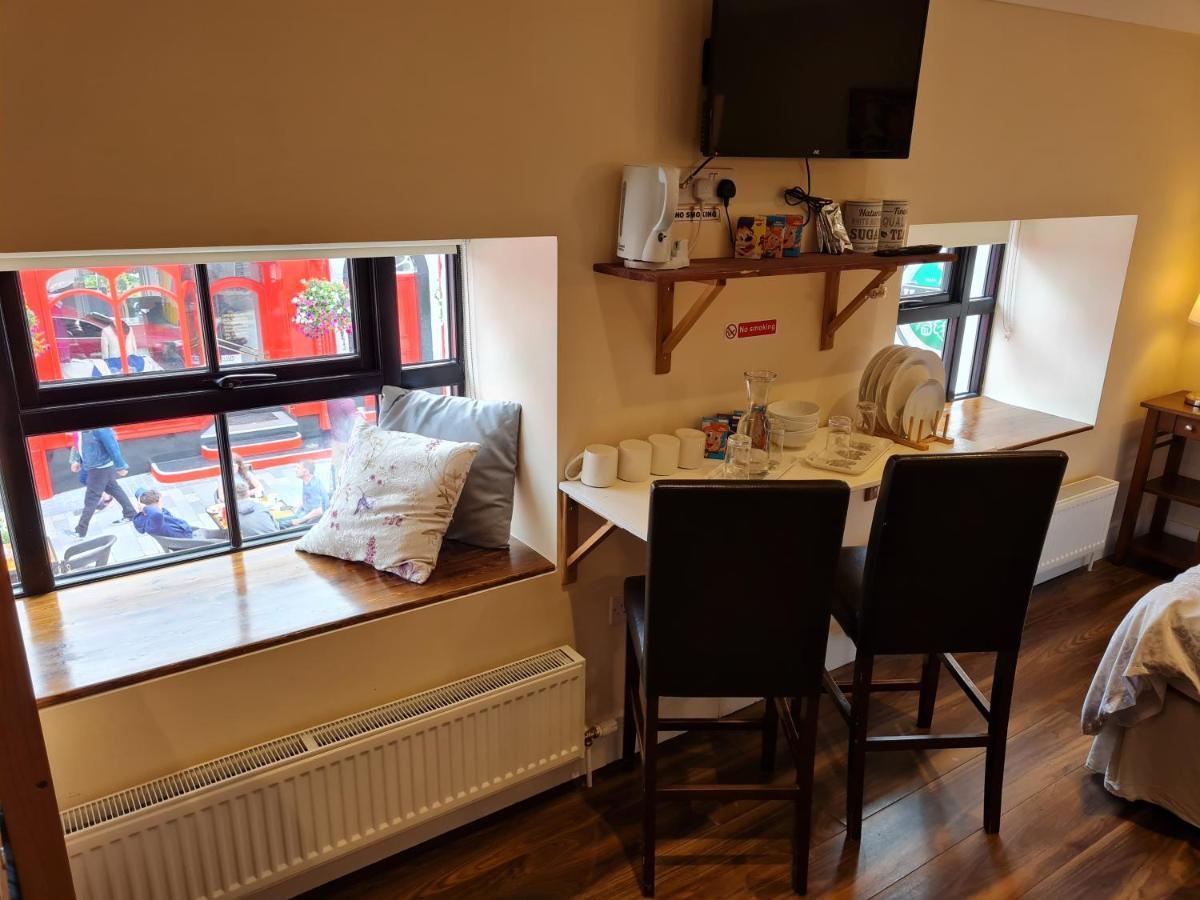 Ridge-Rock Accommodation Carrick-on-Shannon Екстер'єр фото